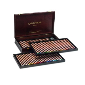 Kredki artystyczne Luminance 6901 Caran d'Ache - zestaw 76 kolorów w drewnianej kasecie + 2 blendery + 2 ołówki Grafwood